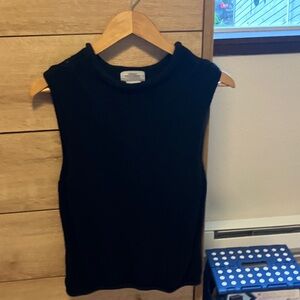 Great Northwest Clothing Company Black Sleeveless Sweater
